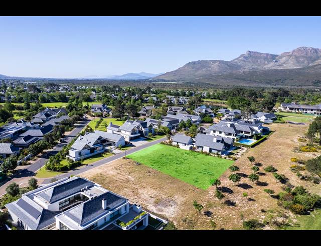 1,317M² VACANT LAND FOR SALE IN PEARL VALLEY GOLF & COUNTRY ESTATE